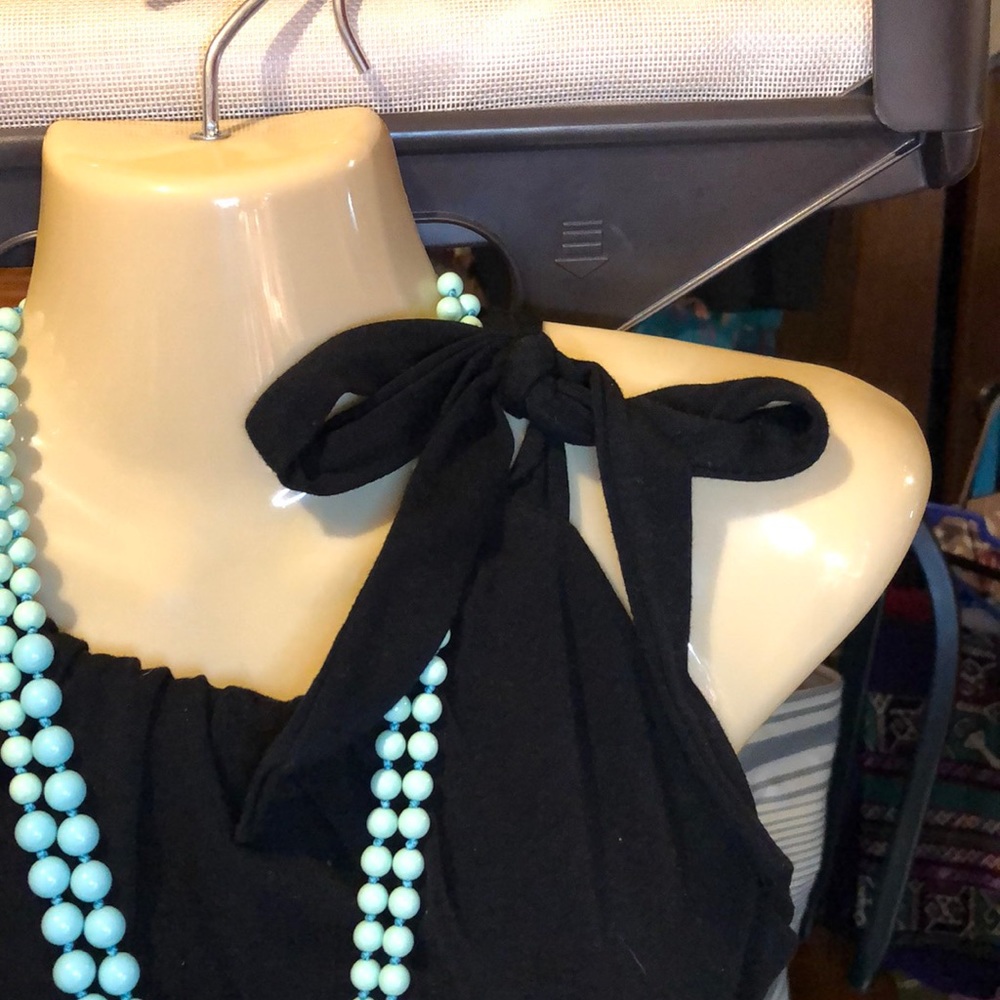 3/20. Darling sleeveless top - Picture 2 of 3